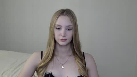 LaylaPretty001 online show from 12/09/24, 06:15