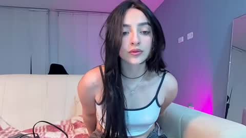 lee_mila online show from 01/13/25, 02:22