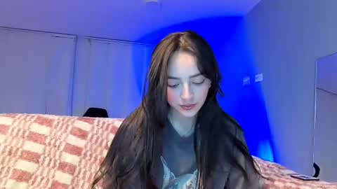 lee_mila online show from 01/26/25, 03:22