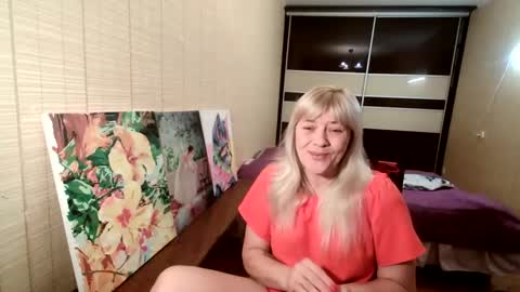 lia independent model online show from 11/19/24, 10:37