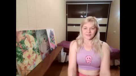 lia independent model online show from 12/10/24, 12:43