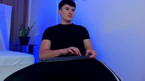 liam_conorr online show from 12/03/24, 12:32