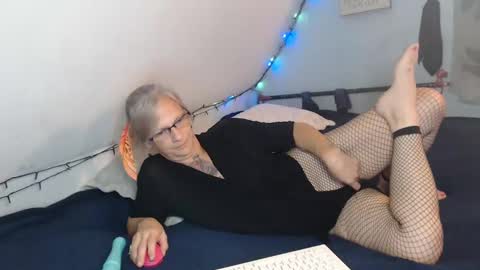 Lickablelucy online show from 11/20/24, 01:19