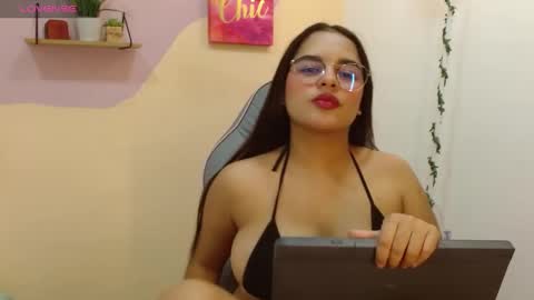 lila_rox online show from 12/11/24, 02:37