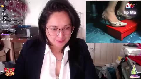 Laura lopez online show from 12/19/24, 12:35