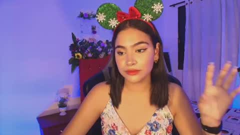 Lillyfox18 online show from 12/19/24, 04:17