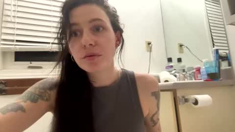 lilnickyy66 online show from 01/10/25, 03:38