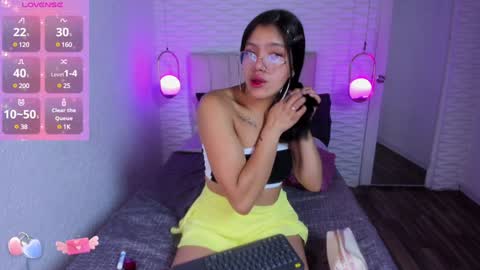 lily_waist online show from 11/27/24, 11:14