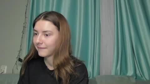 lizzi_muur online show from 01/01/25, 06:59