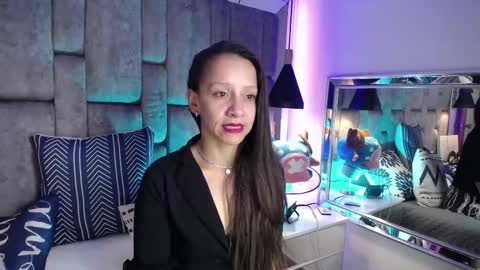 llamavioleta_ online show from 11/25/24, 01:38