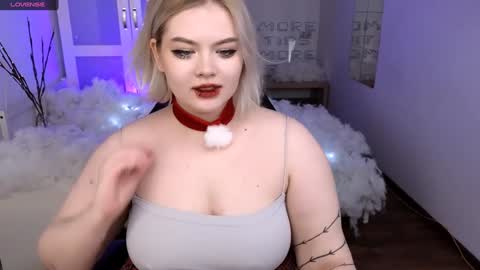 lovely_leilla online show from 12/18/24, 10:09