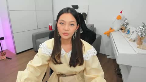 kim online show from 12/12/24, 04:32