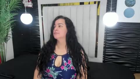 Lucia Vonne online show from 01/08/25, 11:20