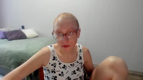 lucky_licky20 online show from 12/09/24, 03:55