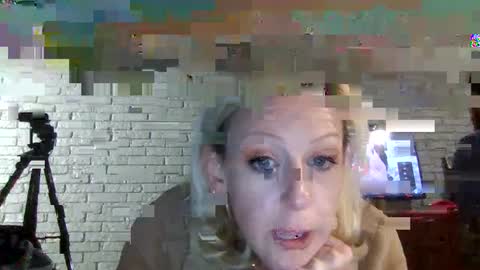 LucyLovesLookers online show from 11/28/24, 12:50