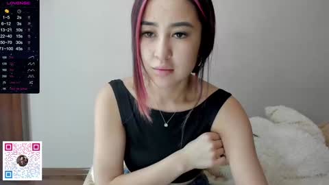 luluu_l online show from 11/19/24, 12:53