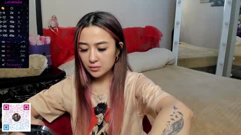 luluu_l online show from 11/29/24, 11:14