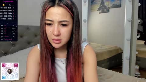 luluu_l online show from 11/27/24, 01:34