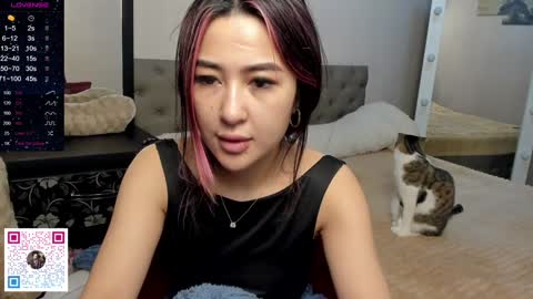 luluu_l online show from 11/25/24, 11:30