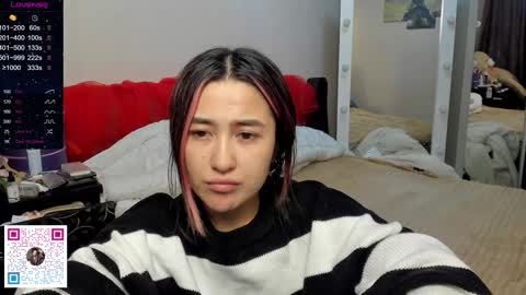 luluu_l online show from 12/15/24, 06:20