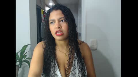 lylii_evans online show from 12/04/24, 02:50