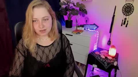 Maggie online show from 11/13/24, 01:09