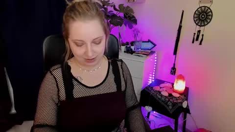 Maggie online show from 11/14/24, 07:32