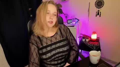 Maggie online show from 12/29/24, 05:27