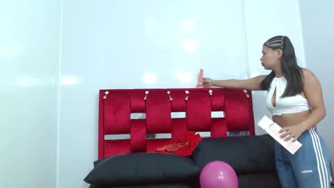 maily_adams online show from 12/05/24, 12:42