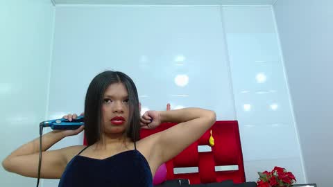 maily_adams online show from 12/03/24, 12:54