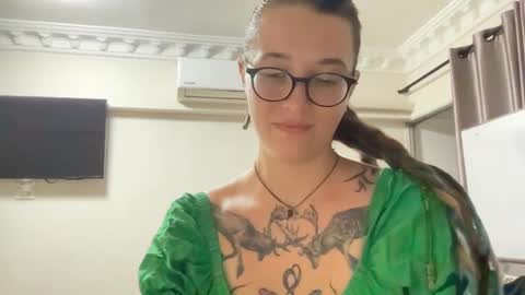 Squirting Dragon online show from 11/25/24, 02:20