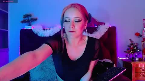 Maria Paula online show from 12/18/24, 04:05