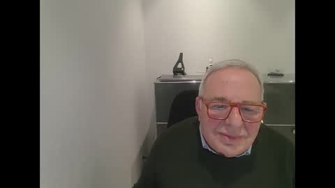 martin_1947 online show from 01/14/25, 06:07