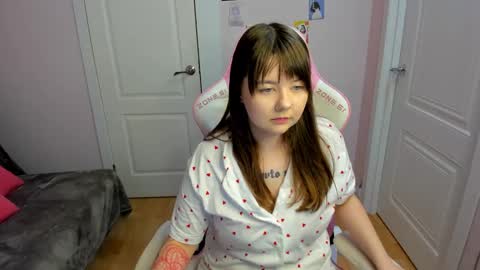 mary_stevenss online show from 12/22/24, 08:37