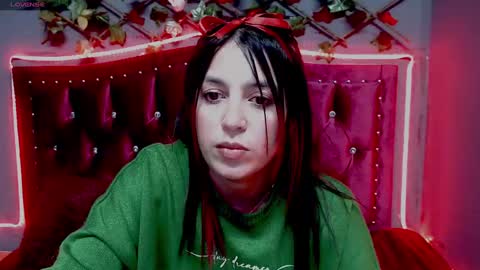 melani_cute01 online show from 12/23/24, 11:08