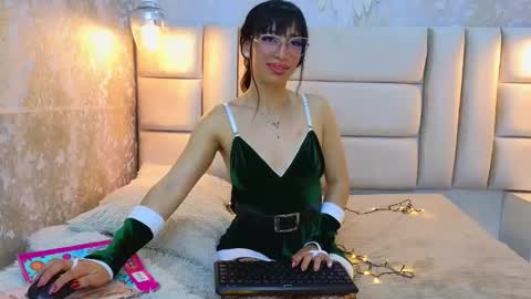 Mia online show from 12/23/24, 08:58