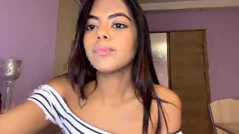 miah_lopez_ online show from 11/21/24, 10:02