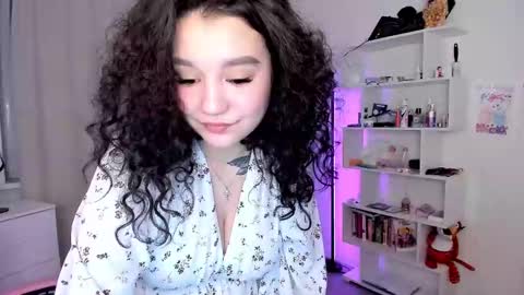 milana_______ online show from 02/06/25, 05:36