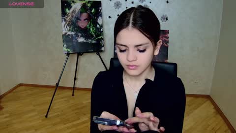 milana_millerr online show from 12/05/24, 05:11