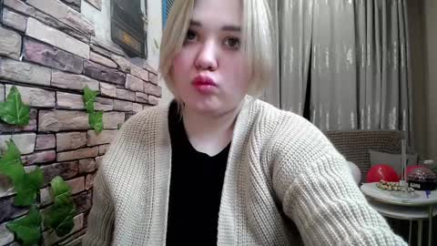 mimimishel_69 online show from 02/12/25, 01:43