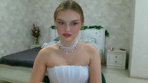 missmariat online show from 12/26/24, 03:33