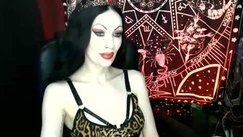 MissMoonDoll online show from 12/08/24, 04:33