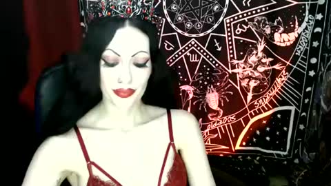 MissMoonDoll online show from 12/12/24, 05:23