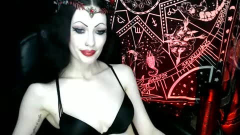 MissMoonDoll online show from 01/06/25, 04:55