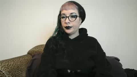 Missy Dee online show from 12/17/24, 07:20