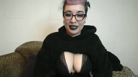 Missy Dee online show from 12/11/24, 06:36