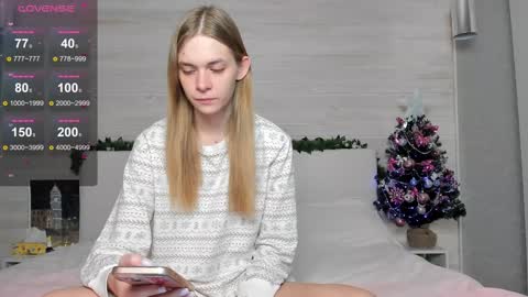 Molly Hunt online show from 12/30/24, 03:48