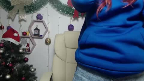 MollyTravis online show from 12/06/24, 07:37