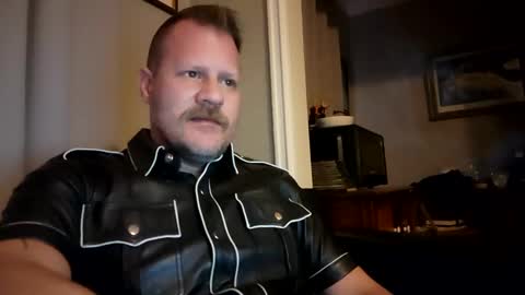 mrleather online show from 12/30/24, 02:42