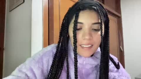 naduu__xx online show from 01/02/25, 11:48